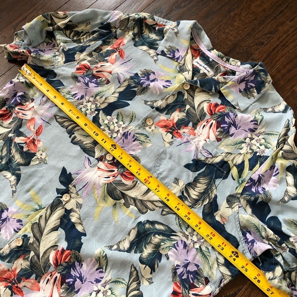 Tommy Bahama Men’s 100% Silk Tropical Jacquard Short-Sleeve Collared Button-Down - Picture 7 of 12